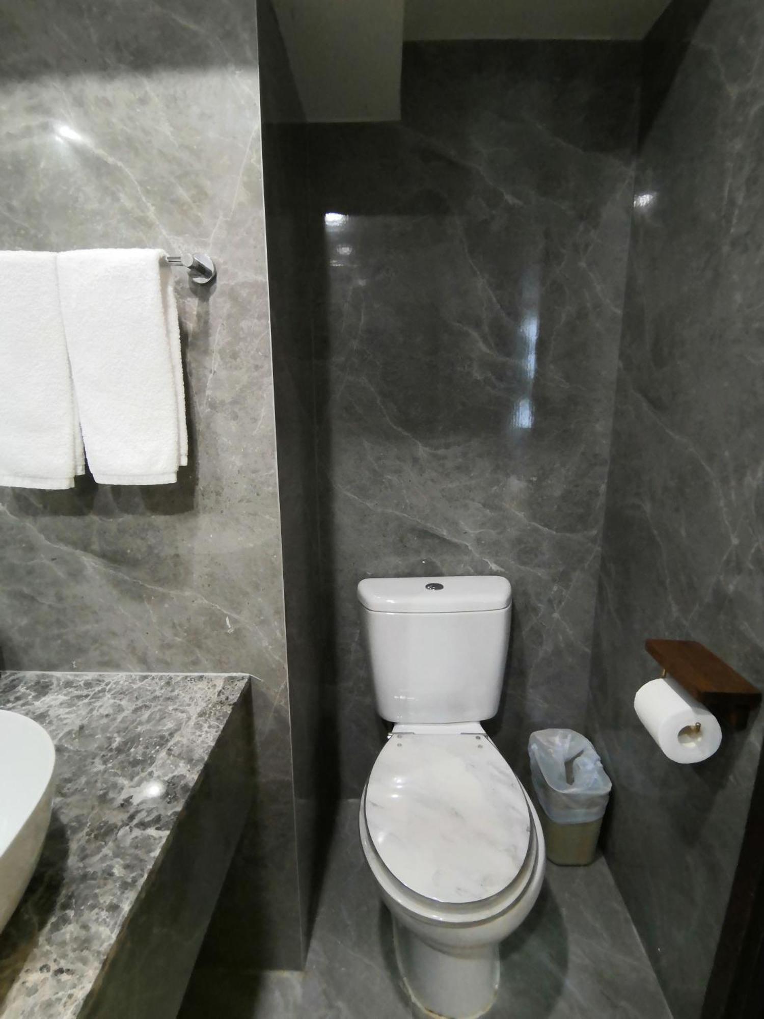 הונג קונג Hennessy Hotel מראה חיצוני תמונה